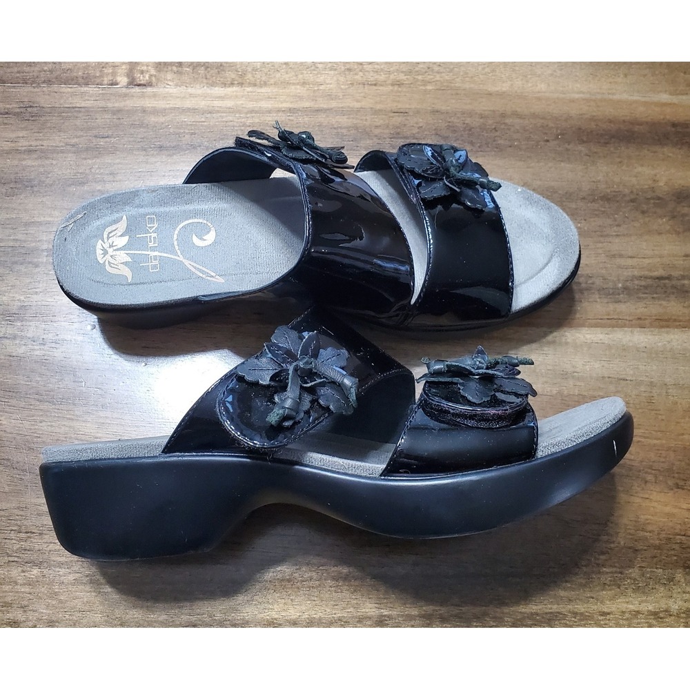 Dansko Donna Black Leather Floral Sandals Women's 38 (7.5-8 US) Slip On EUC
